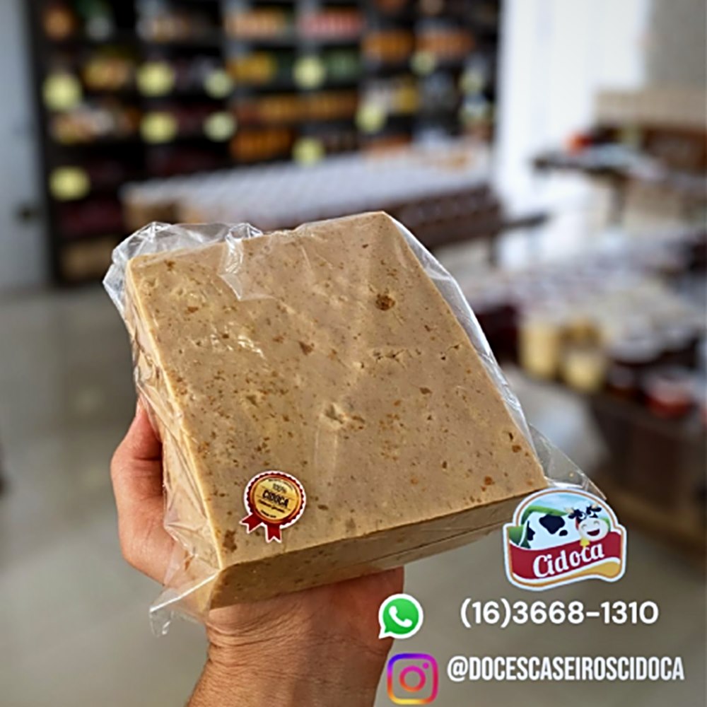 Geleia de mocotó embalada com o selo Cidoca
